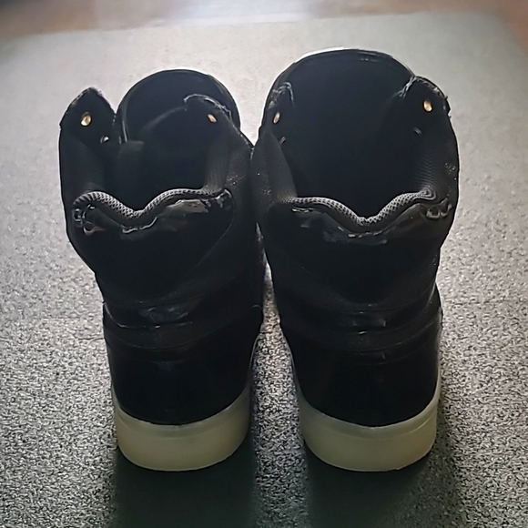 Shoes - Picture 3 of 3